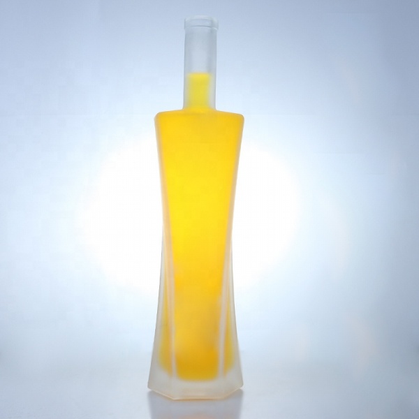 How to Choose the Right Glass Bottle Closure: Metal, Wooden, Polymer and Plastic Caps