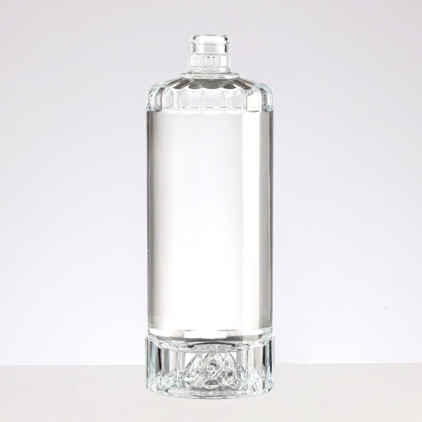 Elevating Product Value Through Premium, Eco-Friendly, and Customizable Glass Bottle Solutions