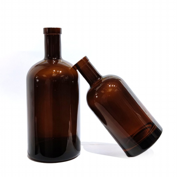 Looking for packaging that speaks elegance and sustainability? Our Premium Glass Bottles are designed to elevate your brand and captivate customers at first glance. 💎 Whether it’s wine, spirits, or water, every Glass Bottle we produce combines durability